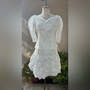 Adorable skirt top set textured chiffon fabric ruffles white Small